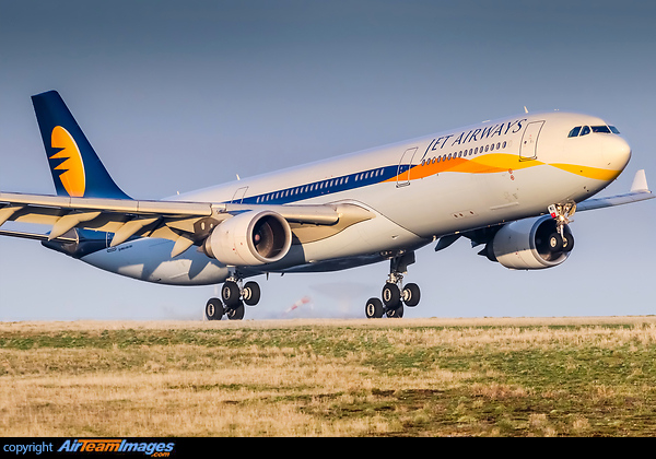 Airbus A330-302 Airbus A330-302