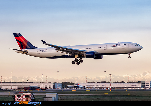 Airbus A330-323 Airbus A330-323