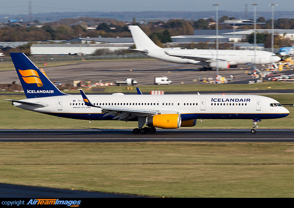 Boeing 757-223 Boeing 757-223