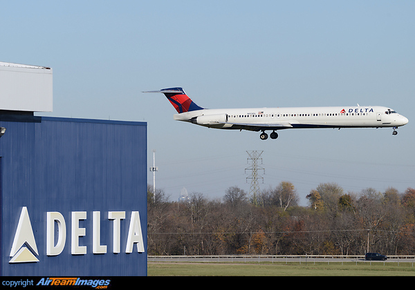 McDonnell Douglas MD-88 McDonnell Douglas MD-88