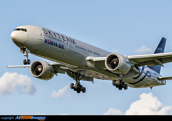 Boeing 777-3B5/ER Boeing 777-3B5/ER