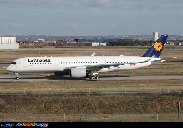 First A350 for Lufthansa Airbus A350-941