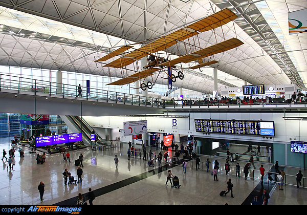 Inside of T1 HKG airport ... Hong Kong - Chek Lap Kok