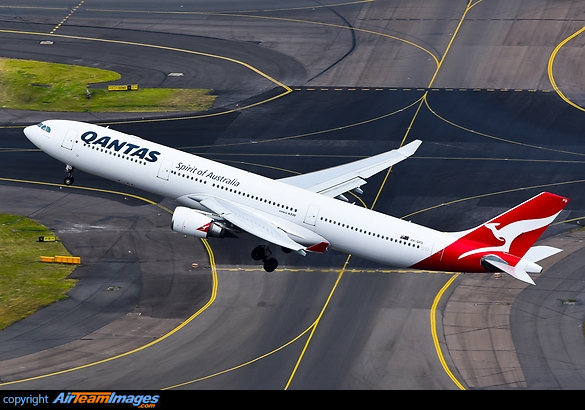 Airbus A330-303 Airbus A330-303