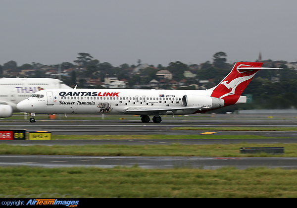 Boeing 717-2BL Boeing 717-2BL