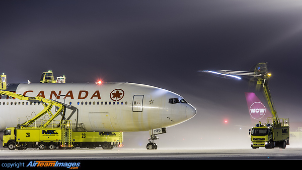Boeing 777-333/ER Boeing 777-333/ER