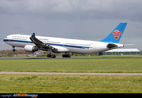 Airbus A330-323 Airbus A330-323