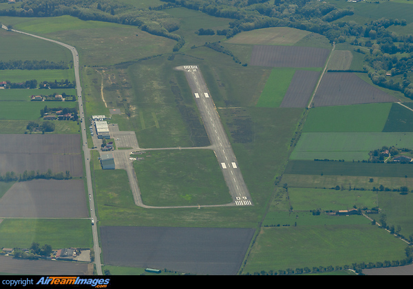 Pamiers - Les Pujols Airport Pamiers - Les Pujols Airport