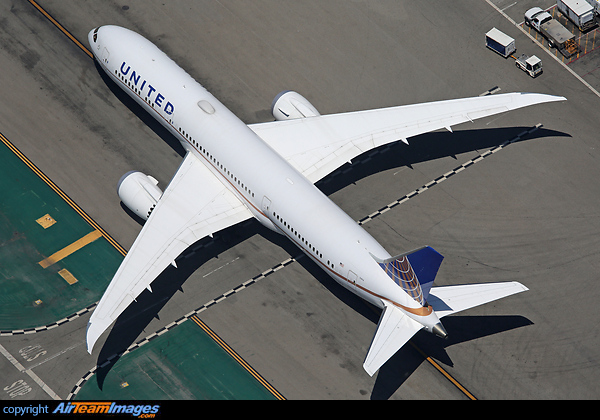 Boeing 787-9 Dreamliner Boeing 787-9 Dreamliner