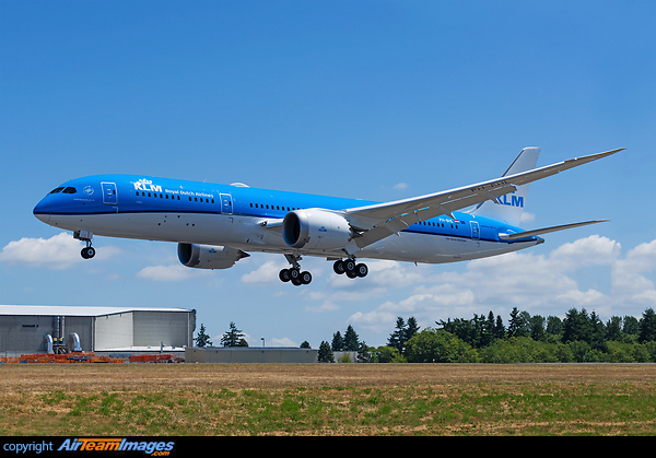 Boeing 787-9 Dreamliner Boeing 787-9 Dreamliner