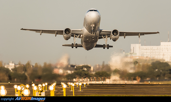 Airbus A320-233 Airbus A320-233