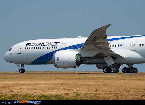 Close up of El Al's first 787-9 dreamliner fully painted taking off with a powerful thrust from the Rolls Royce RR Trent 1000 engines Boeing 787-9 Dreamliner