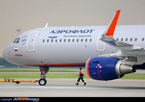 Airbus A321-211 Airbus A321-211