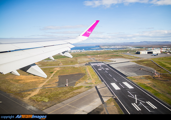 Airbus A321-211 Airbus A321-211