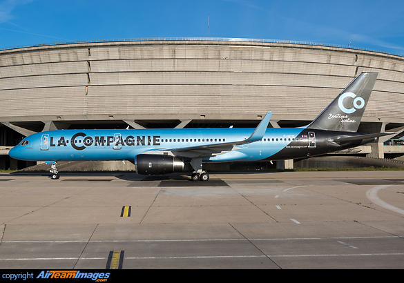 Boeing 757-204 Boeing 757-204