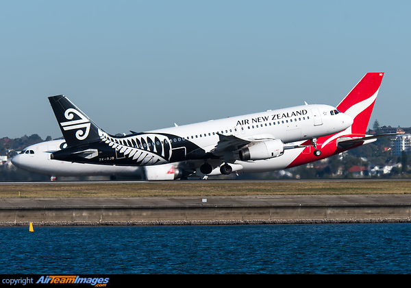 Airbus A320-232 Airbus A320-232
