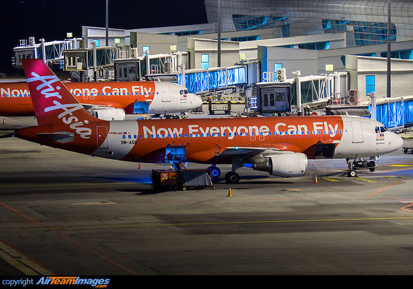 Airbus A320-216 Airbus A320-216