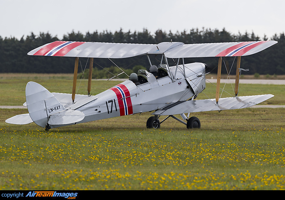 DH-82A Tiger Moth II DH-82A Tiger Moth II