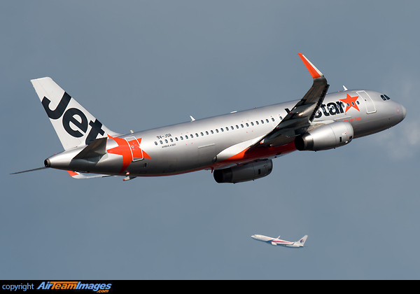 Airbus A320-232 Airbus A320-232
