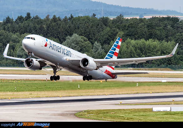 Boeing 767-323/ER Boeing 767-323/ER
