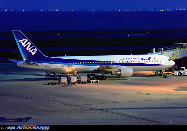 Boeing 767-381/ER Boeing 767-381/ER