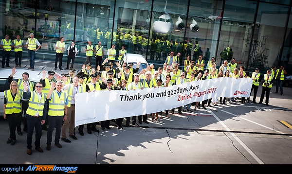A warm welcome at ZRH after performing its last official RJ100 flight Final SWISS RJ100 flight