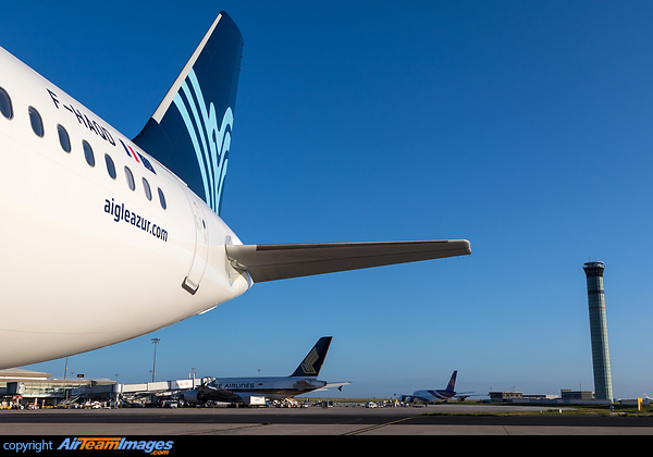 Airbus A320-214 Airbus A320-214