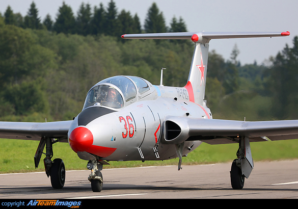 Aero Vodochody L-29 Delfin Aero Vodochody L-29 Delfin