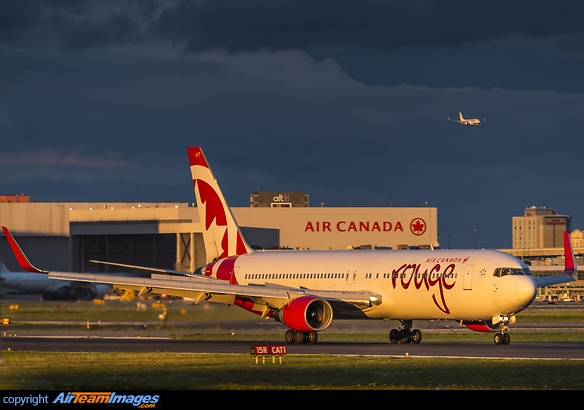 Boeing 767-316/ER Boeing 767-316/ER