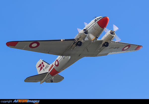 Douglas C-47A Skytrain (DC-3) Douglas C-47A Skytrain (DC-3)
