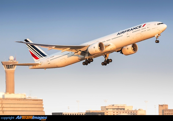 Boeing 777-328/ER Boeing 777-328/ER
