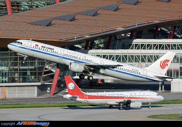 Airbus A321-213 Airbus A321-213