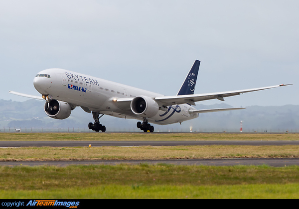 Boeing 777-3B5/ER Boeing 777-3B5/ER