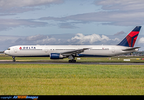 Boeing 767-432/ER Boeing 767-432/ER
