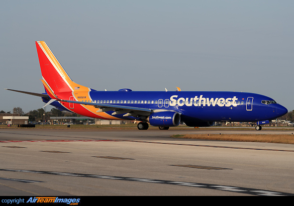 Boeing 737-8H4 Boeing 737-8H4