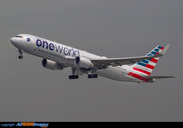 Boeing 767-323/ER Boeing 767-323/ER