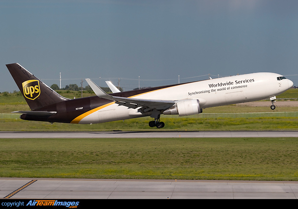Boeing 767-34AF/ER Boeing 767-34AF/ER