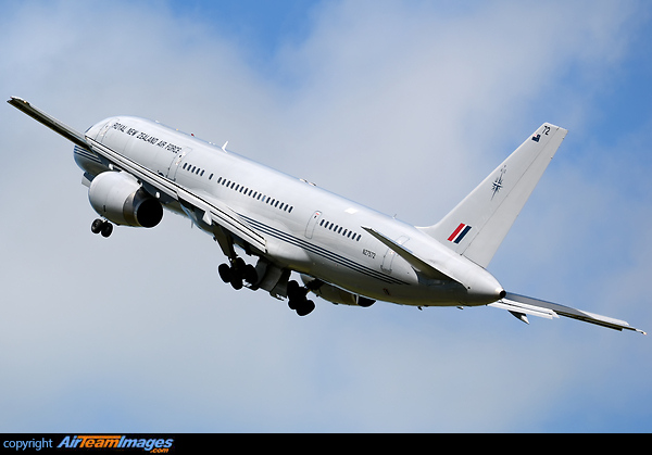 Boeing 757-2K2 Boeing 757-2K2