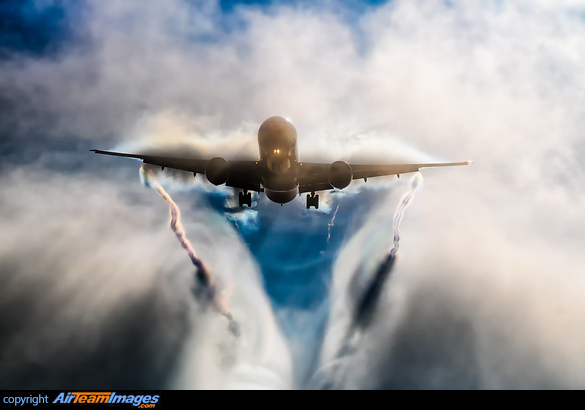 Boeing 777-367/ER Boeing 777-367/ER