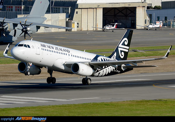 Airbus A320-232 Airbus A320-232