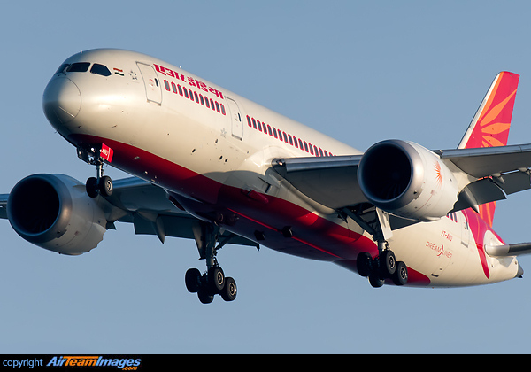 Boeing 787-8 Dreamliner Boeing 787-8 Dreamliner