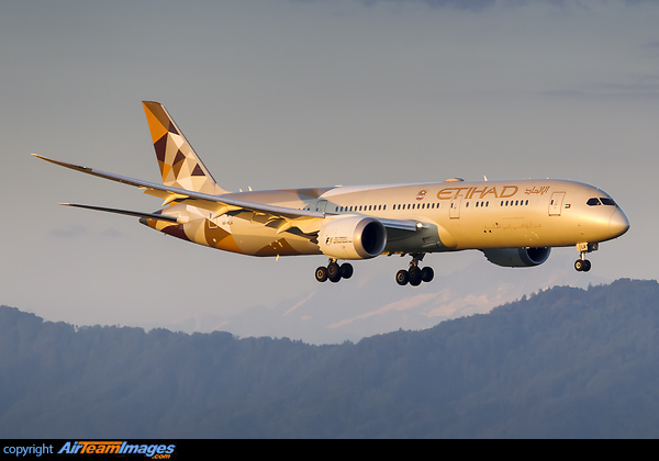 Boeing 787-9 Dreamliner Boeing 787-9 Dreamliner