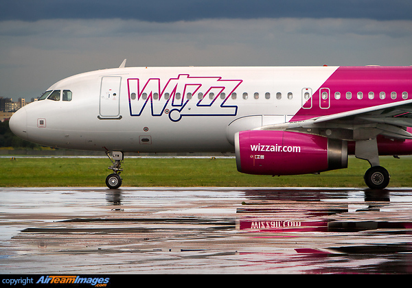 Airbus A320-232 Airbus A320-232