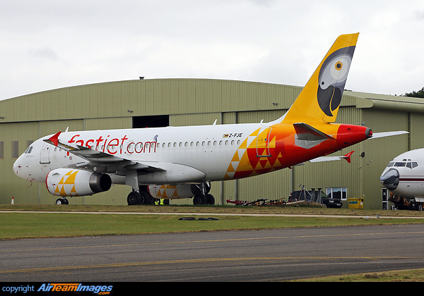Airbus A319-131 Airbus A319-131