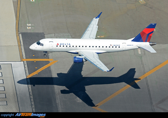 Embraer ERJ-175LR Embraer ERJ-175LR