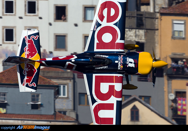 Red Bull Air Race 2017 in Porto / Gaia: Martin Sonka, The WINNER! Zivko Edge 540