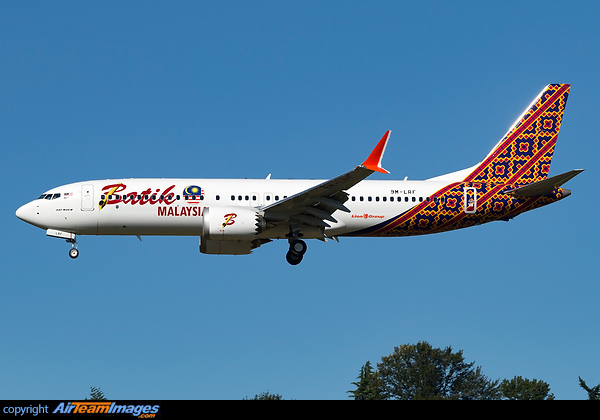 Boeing 737-8 MAX Boeing 737-8 MAX