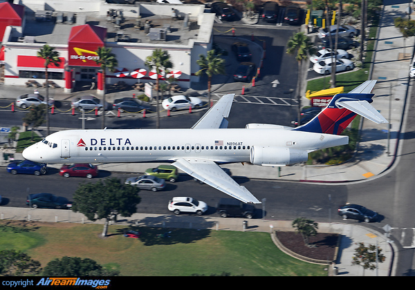 Boeing 717-2BD Boeing 717-2BD