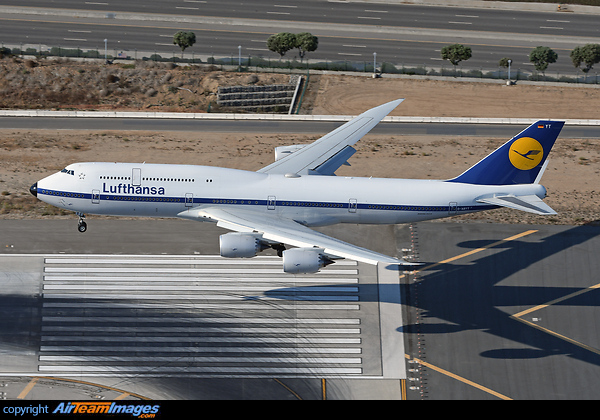 Boeing 747-830 Boeing 747-830