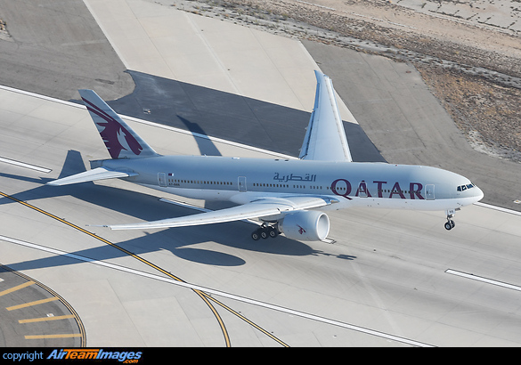 Boeing 777-2DZ/LR Boeing 777-2DZ/LR